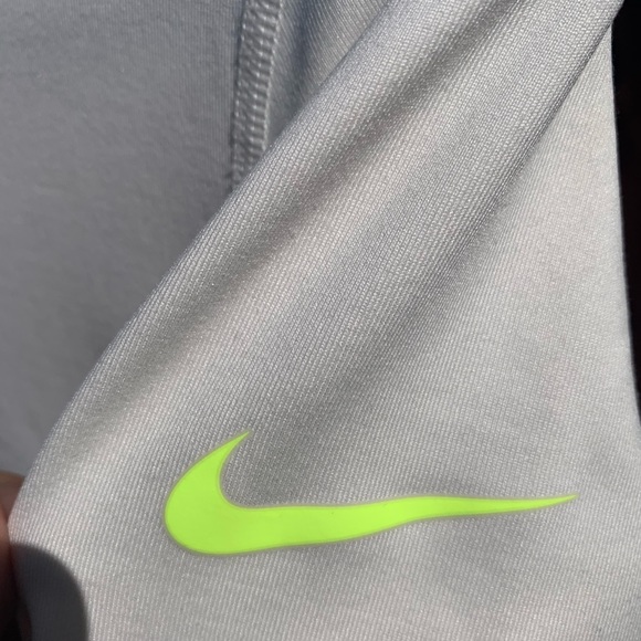 Nike Dri-Fit - Picture 4 of 4